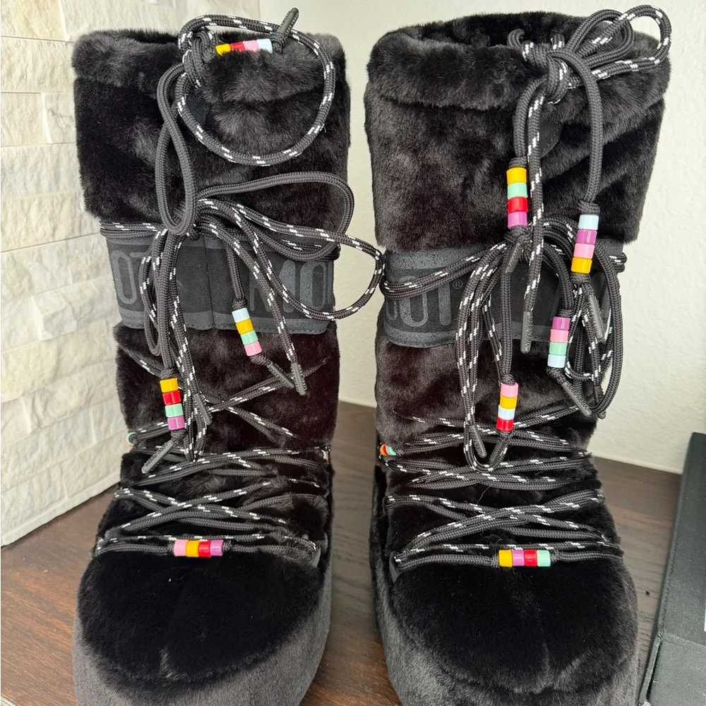 MOON BOOT Icon Faux Fur Beads Boots! Size: 42/44 (US: Shoe Size 10-11½! NEW